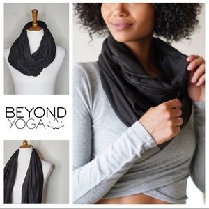 Beyond Yoga Pocket Infinity Scarf OS